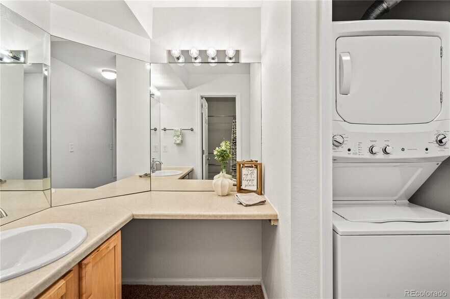 Building Photo - 9222 E Arbor Cir