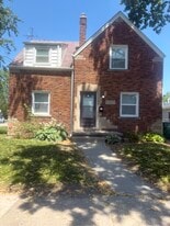 Building Photo - 15205 Maplewood Ave
