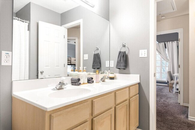 Building Photo - 7418 Lake Livingston Dr