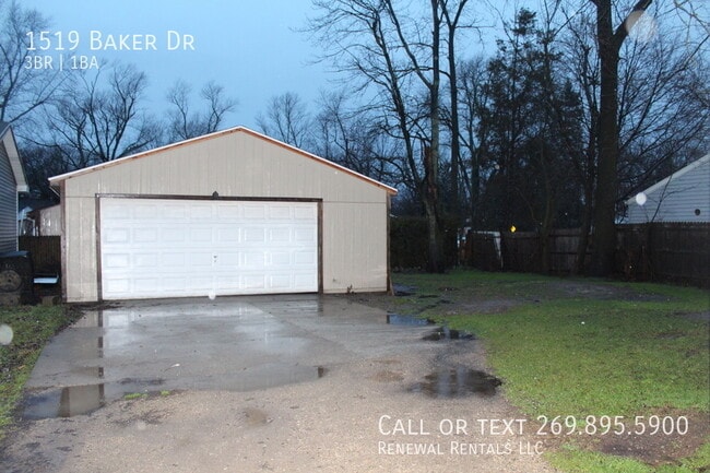 Building Photo - 1519 Baker Dr