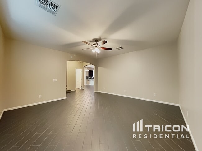 Building Photo - 1420 S Ponderosa Dr