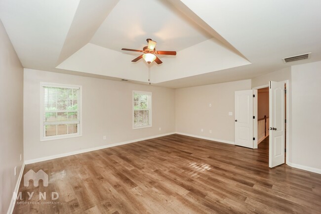 Building Photo - 5660 Halsey trc