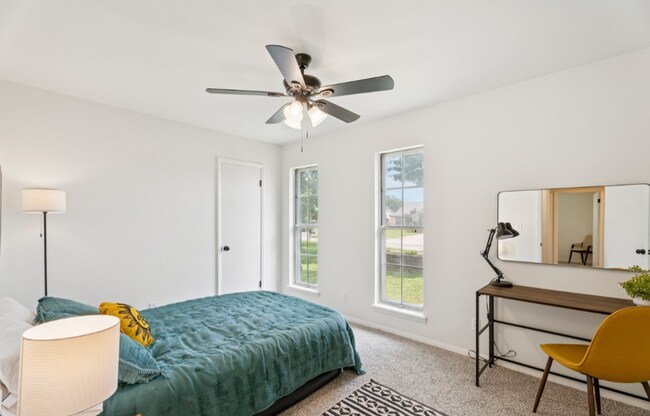 Building Photo - 3 Bed / 2 Bath in Central Tulsa!