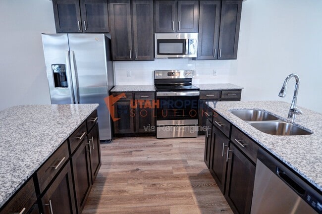 Building Photo - 1058 W 360 S