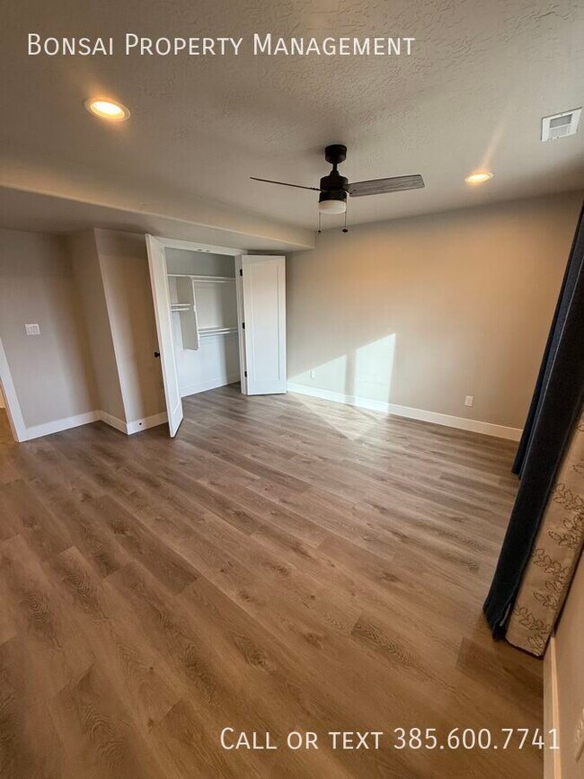 Building Photo - 1489 W Stone Gate Dr