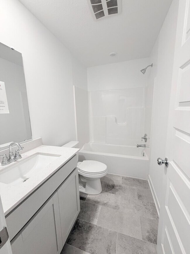 Building Photo - 891 Norfolk Ln