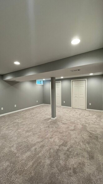 Building Photo - 8559 Wheatfield Way
