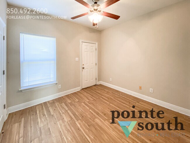 Building Photo - 116 S Elm St