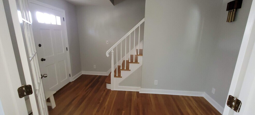 Building Photo - 2520 Madison Ave