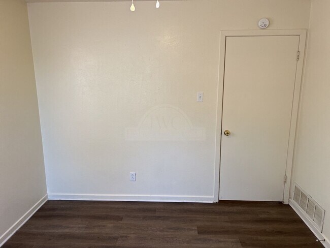 Building Photo - 1501 Richard Dr