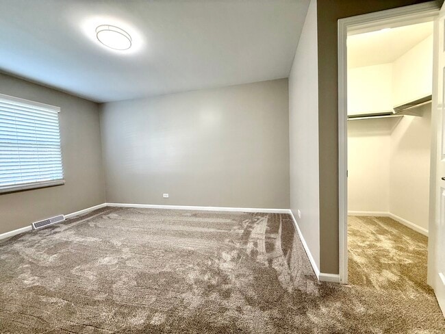 Building Photo - 1209 W Bauer Rd