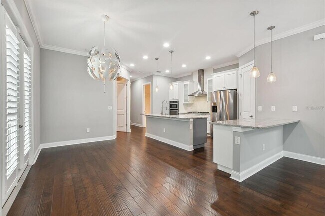 Building Photo - 403 S Melville Ave