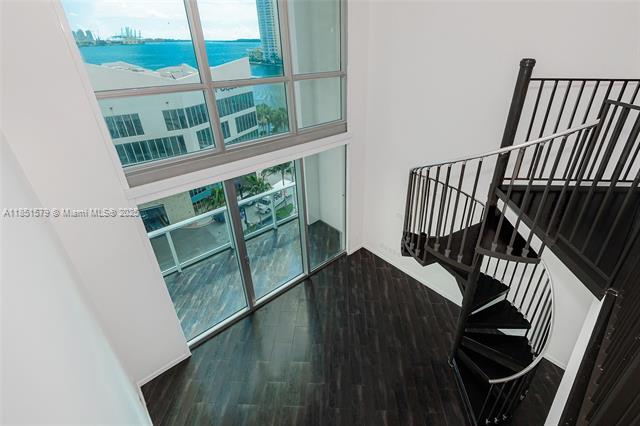 Building Photo - 300 S Biscayne Blvd