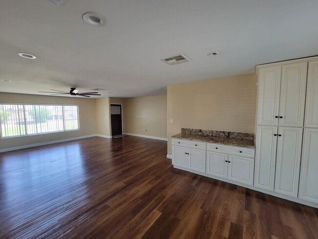 Building Photo - Charming 3 Bedroom Home for Rent in Brawle...