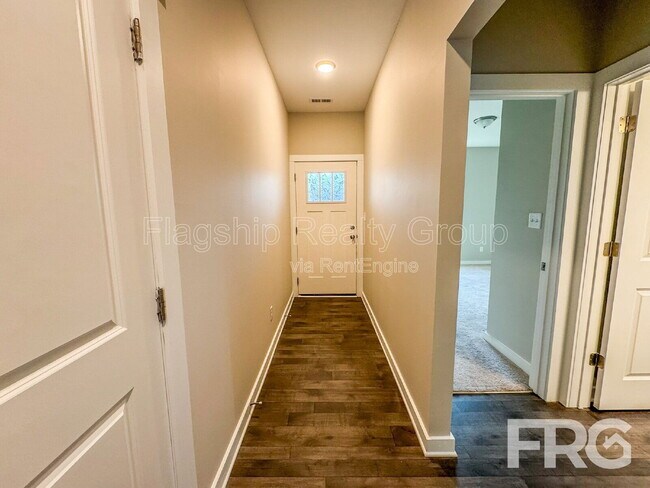 Building Photo - 1400 S Taylor St