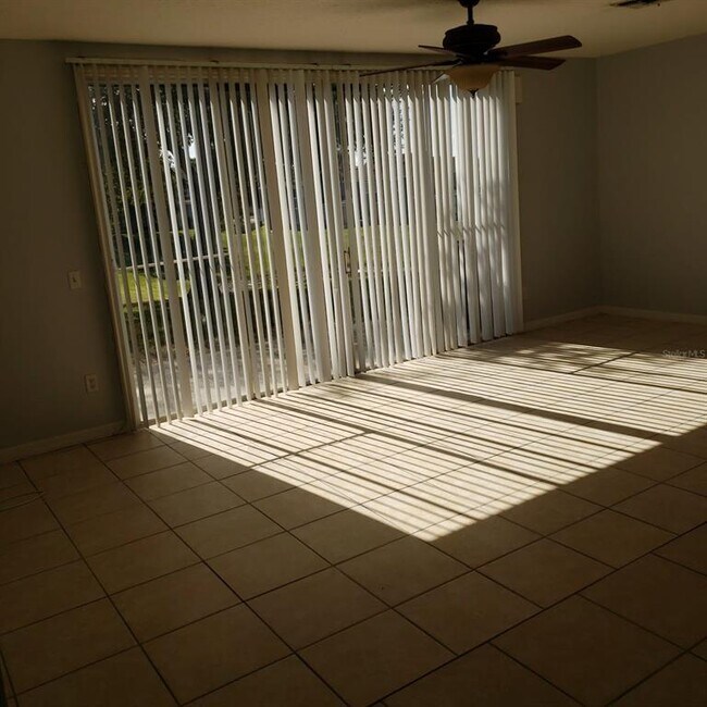 Building Photo - 720 Caribbean Dr