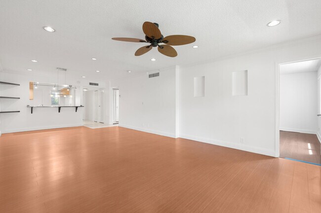 Building Photo - 6300 S Falls Cir Dr