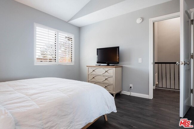 Building Photo - 12119 Rochester Ave