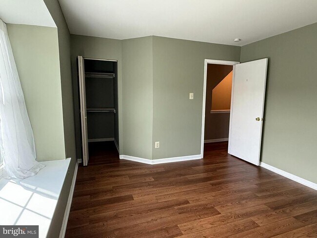 Building Photo - 81 Louis James Ct