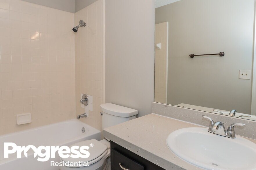 Building Photo - 3571 Barbizon Ct