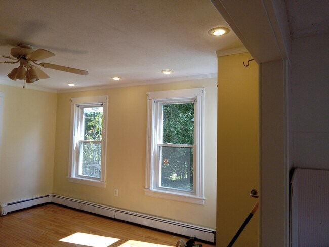 Building Photo - 137 Grafton St