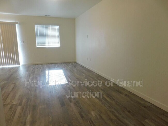 Building Photo - 2357 Zion Cyn Ave