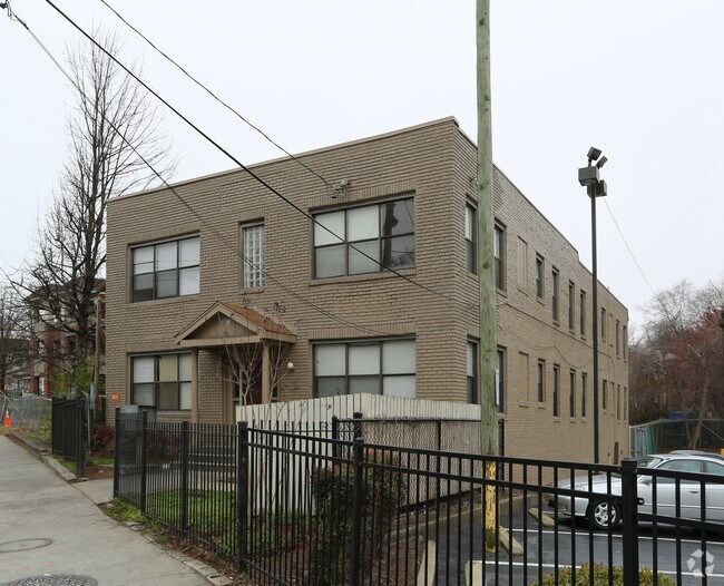 Building Photo - 654 NE Boulevard