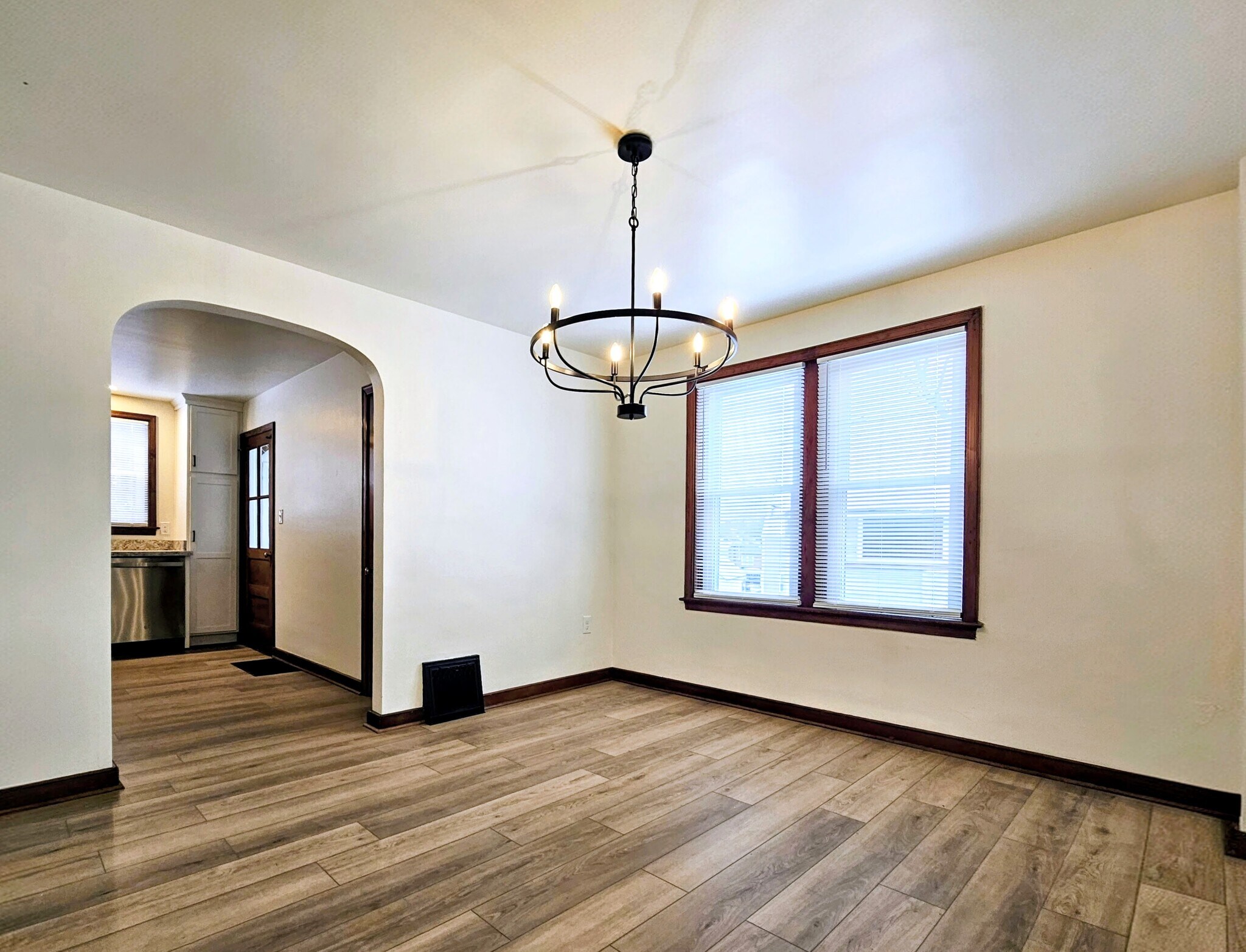 Building Photo - 221 Arch St