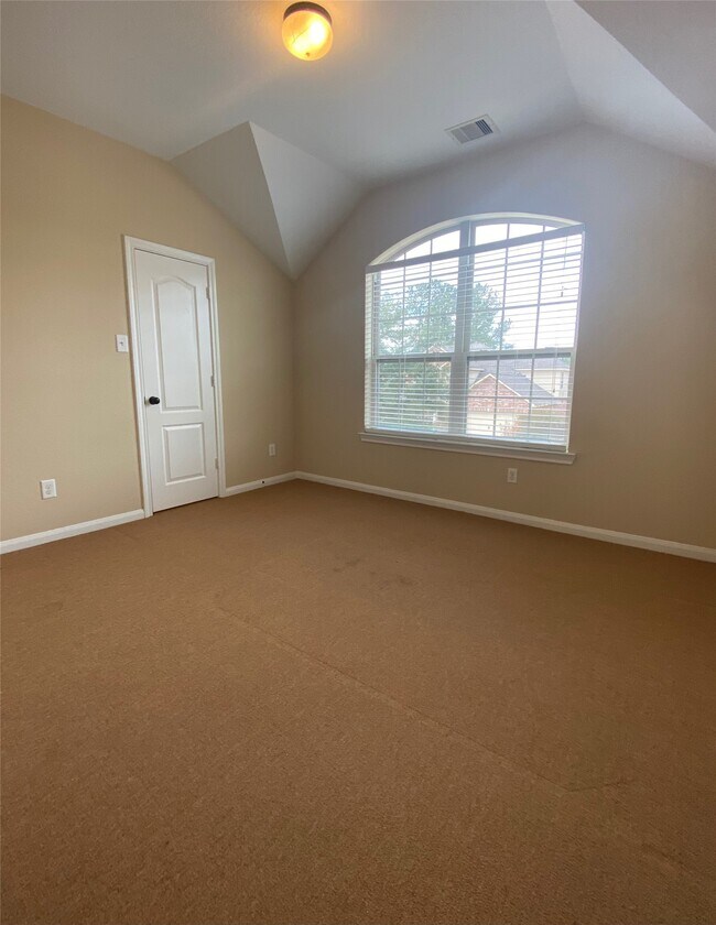 Building Photo - 15 Sagamore Ridge Pl