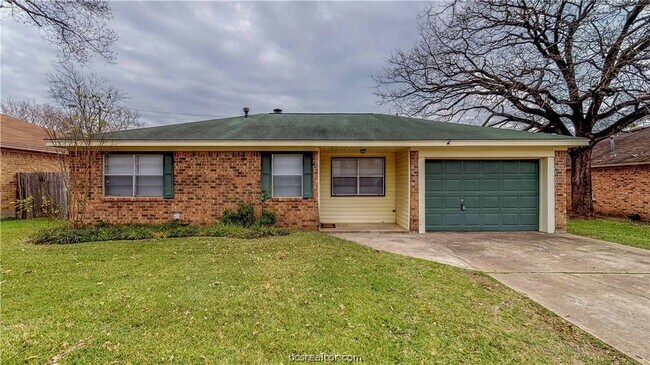 Building Photo - 1107 Braeswood Dr