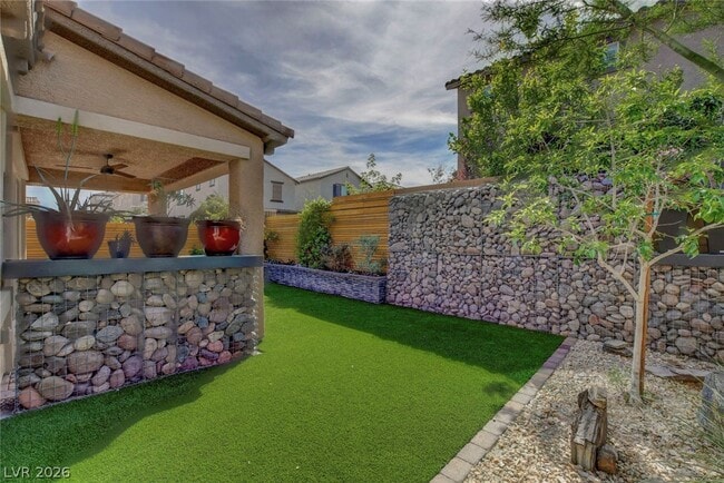 Building Photo - 8067 Tank Loop St