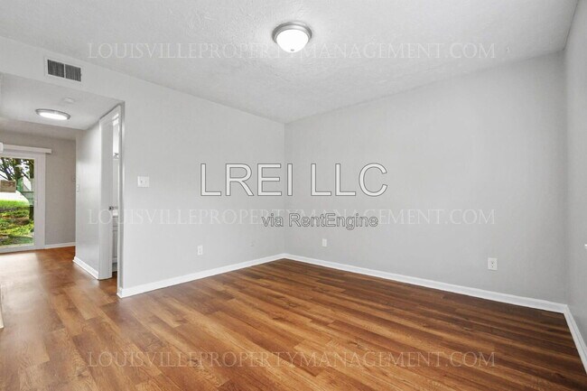 Building Photo - 621 Westport Rd
