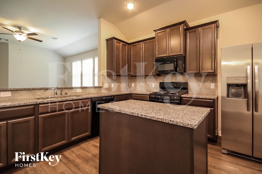 Building Photo - 123 Lk Wy Cir