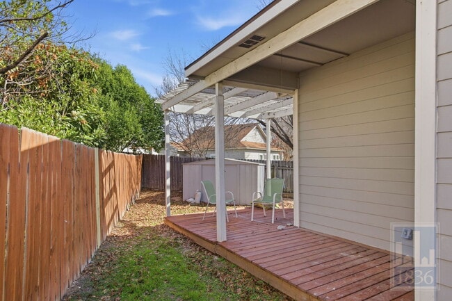 Building Photo - 2104 Cervin Blvd