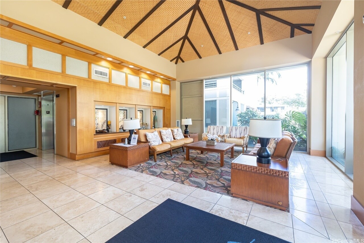 Lobby with 24 hour security - 421 Olohana St
