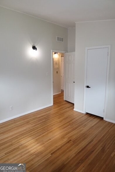 Building Photo - 39 Willow Dr
