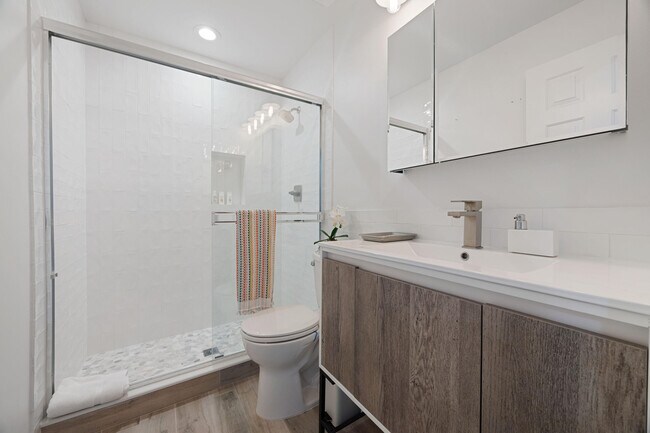 Building Photo - 5710 Coach House Cir