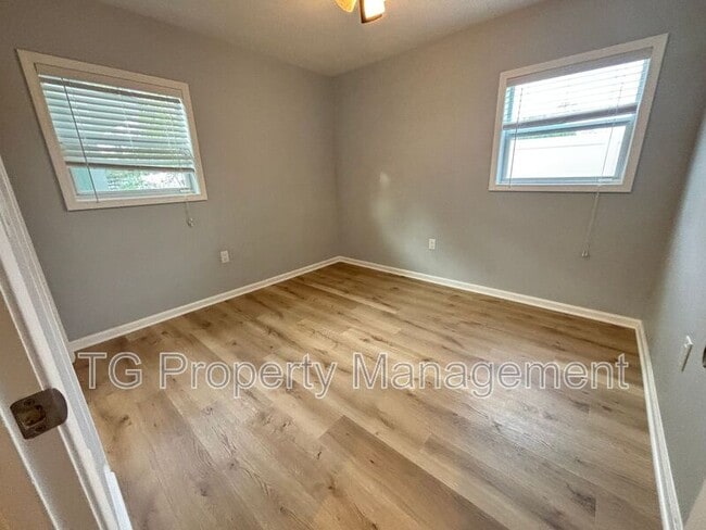 Building Photo - 14046 Aldridge Rd N