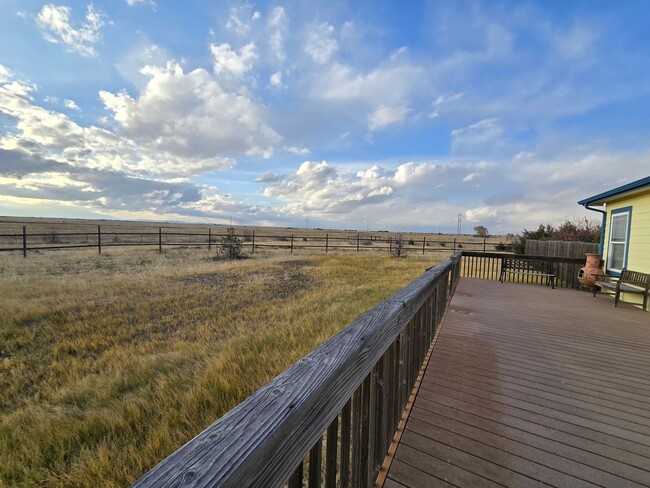 Building Photo - Awesome 4 Bedroom Ranch Home with Room for...