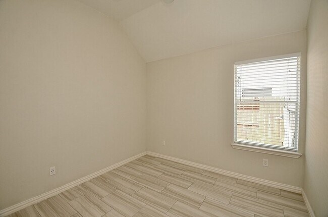 Building Photo - 20211 Canyon Ridge Ct