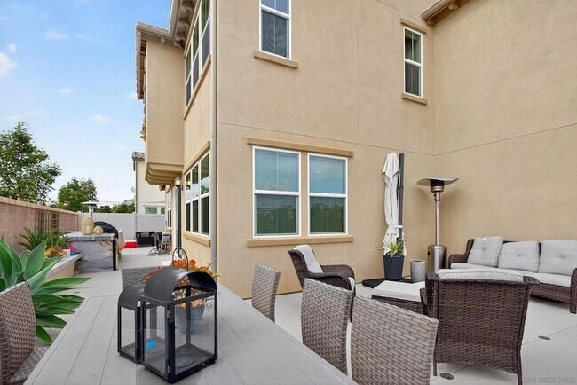 Building Photo - 1733 Artemisia Ct