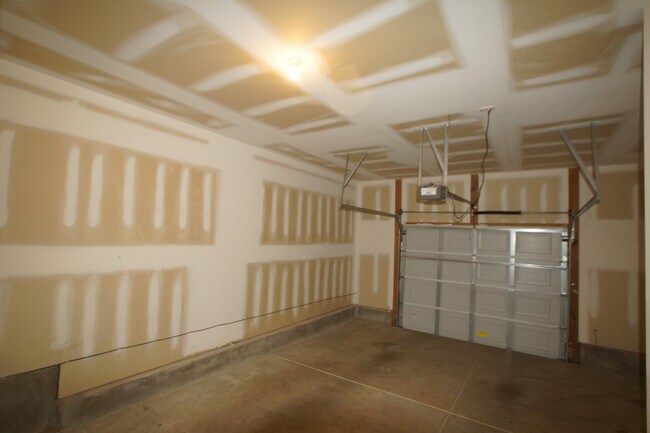 Building Photo - 136 Dove Cottage Ln