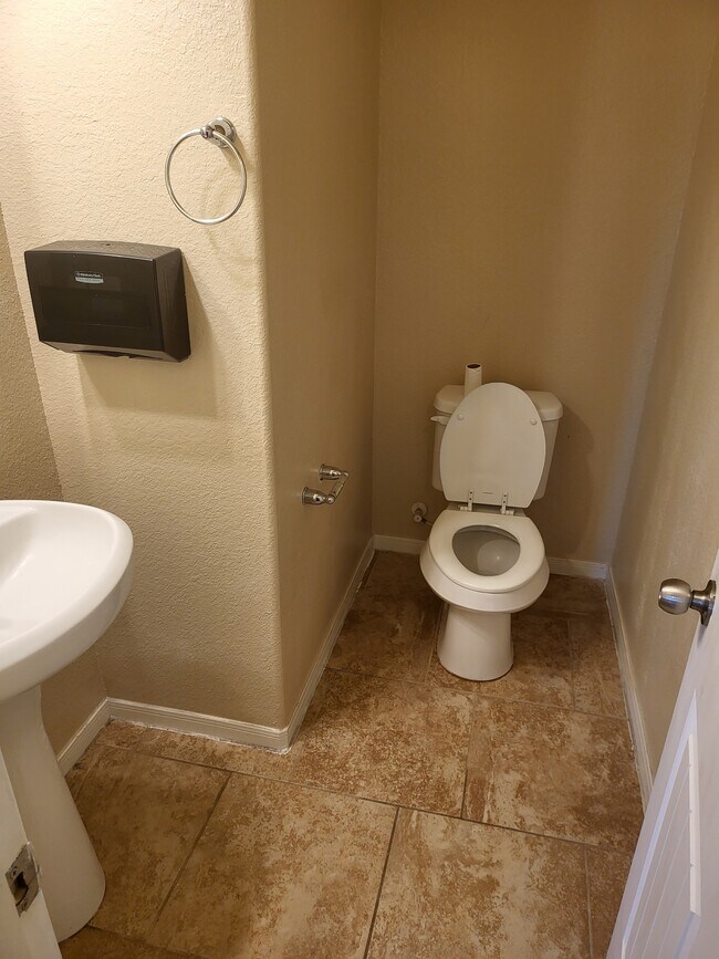 Building Photo - 25619 Anvil Iron Ln