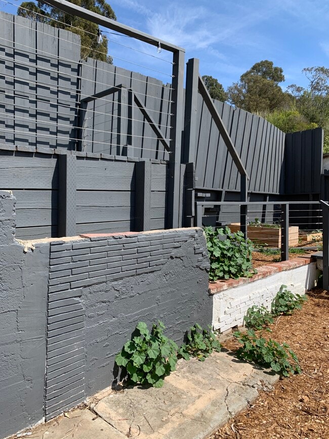 Building Photo - 25350 Del Mar Ave