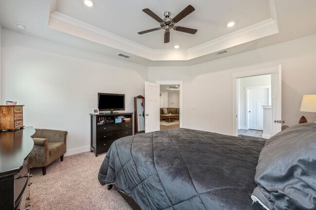 Building Photo - Stunning 4 Bedroom, 3 Bath Home in Shoal R...