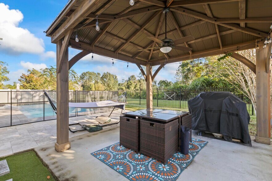 Building Photo - 7 Woodfield Dr