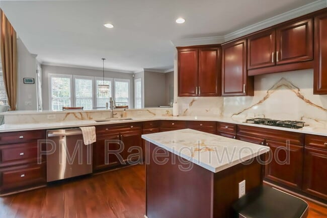 Building Photo - 203 Braebrook Way