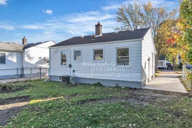 Building Photo - 4802 Niagara St