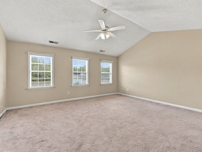 Building Photo - 116 Spring Leaf Ln