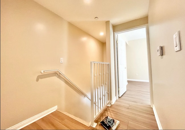 Building Photo - 22651 Del Valle St